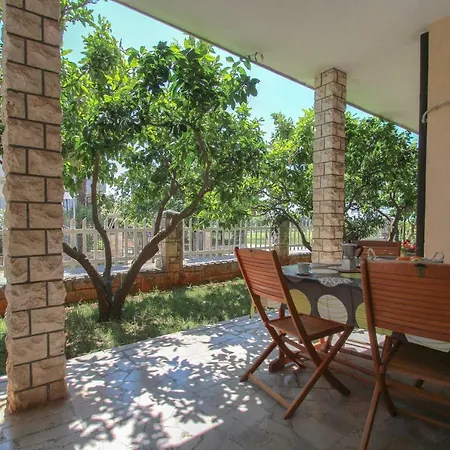 Sanja Appartement *