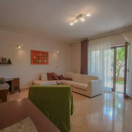 Sanja Apartment *