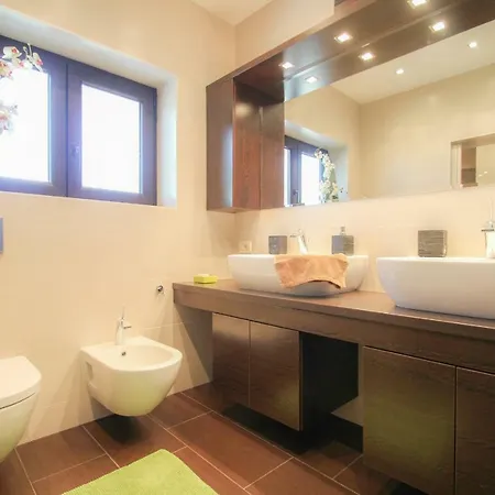 Sanja Apartment *